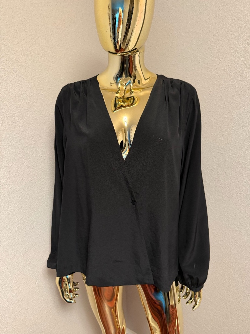 Jenni Kayne silk blouse, size M, new, V neck